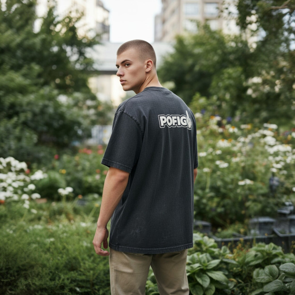 T-Shirt mit „POFIG“-Aufdruck im Acid-Washed-Look – Vintage-T-Shirt mit Short-Sleeve-Schnitt und Used-Optik